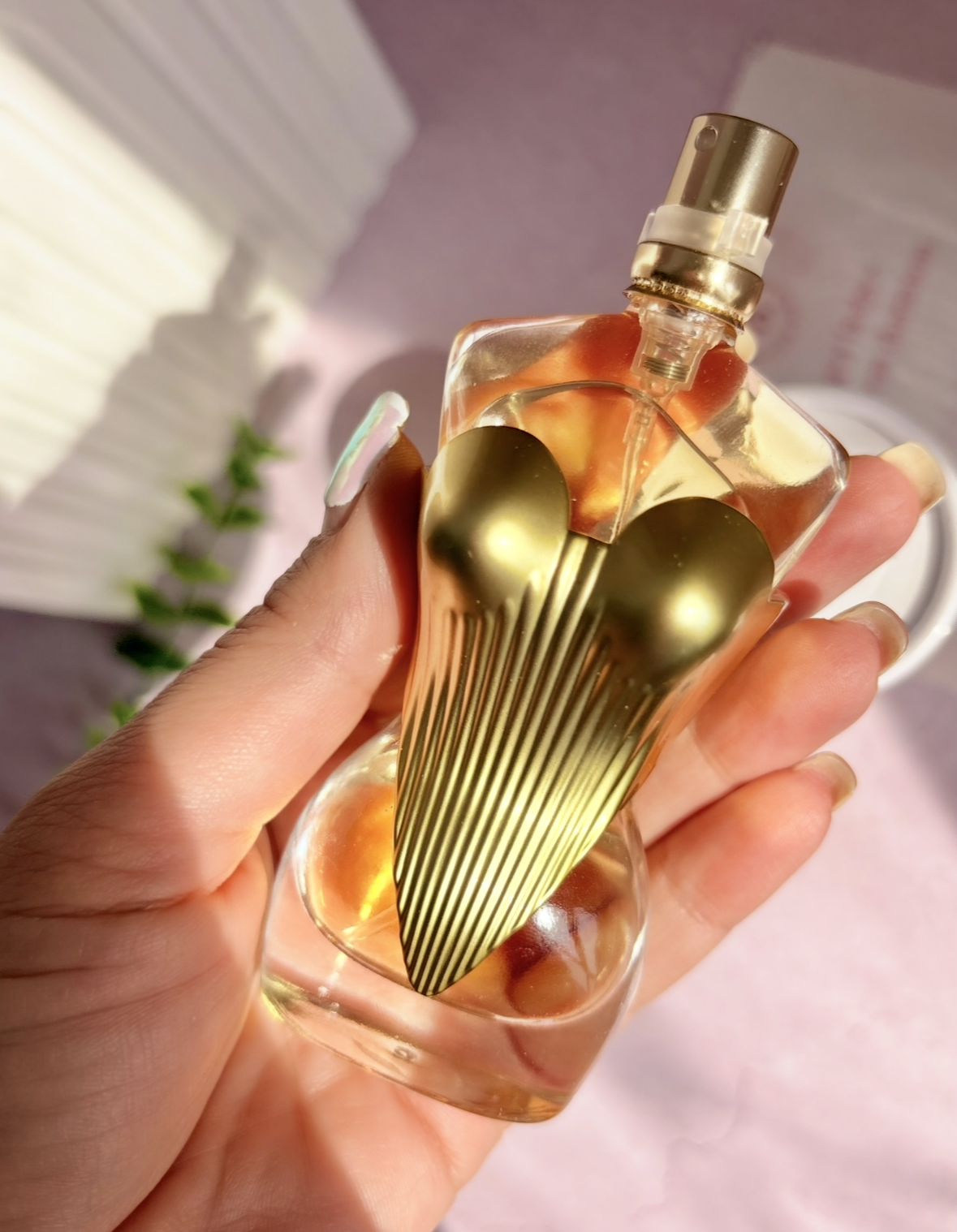 عطر زنانه